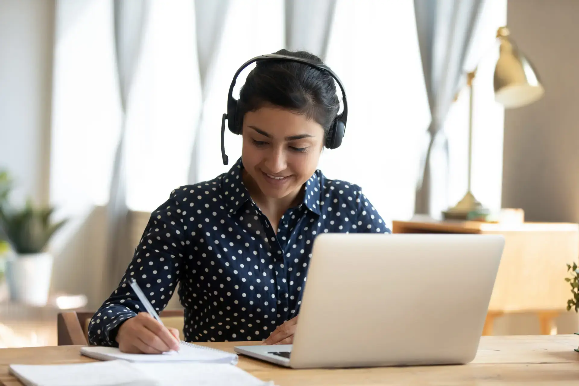 what is the difference between translation and interpretation